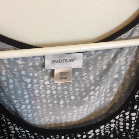 BUNDLE ONLY😎Avenue Fancy Tank - Picture 2 of 5